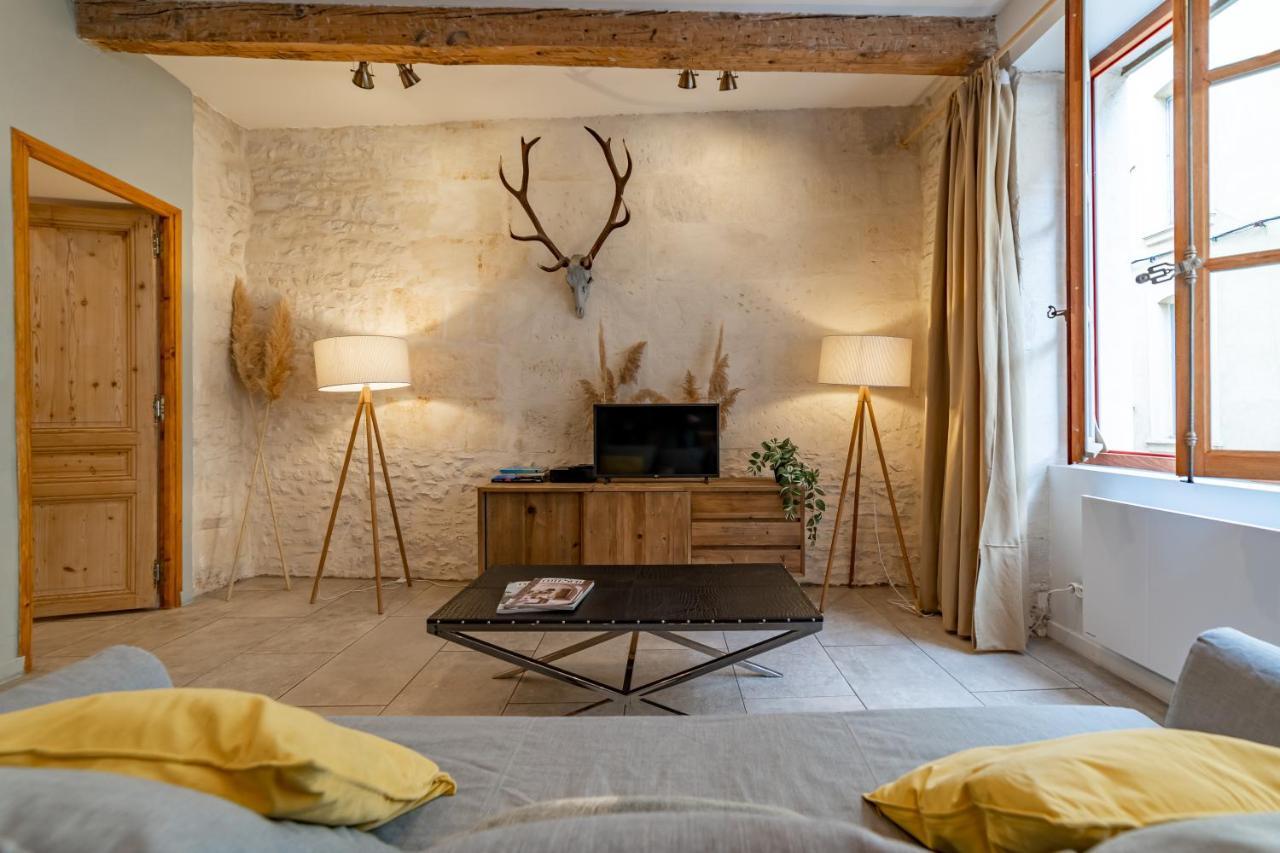 L'Elegance De La Pierre Au Pied De La Maison Carree - Une Nuit A Nîmes Exteriör bild