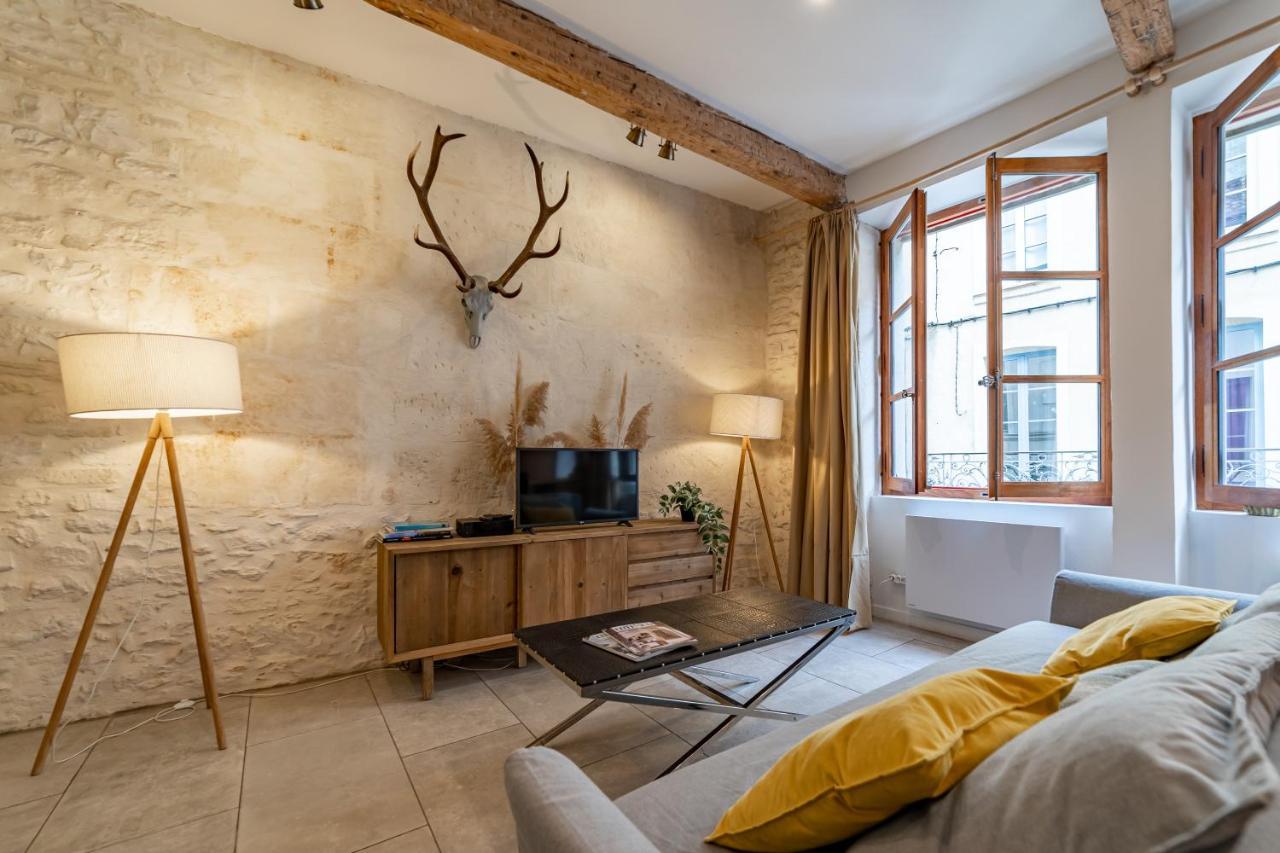 L'Elegance De La Pierre Au Pied De La Maison Carree - Une Nuit A Nîmes Exteriör bild